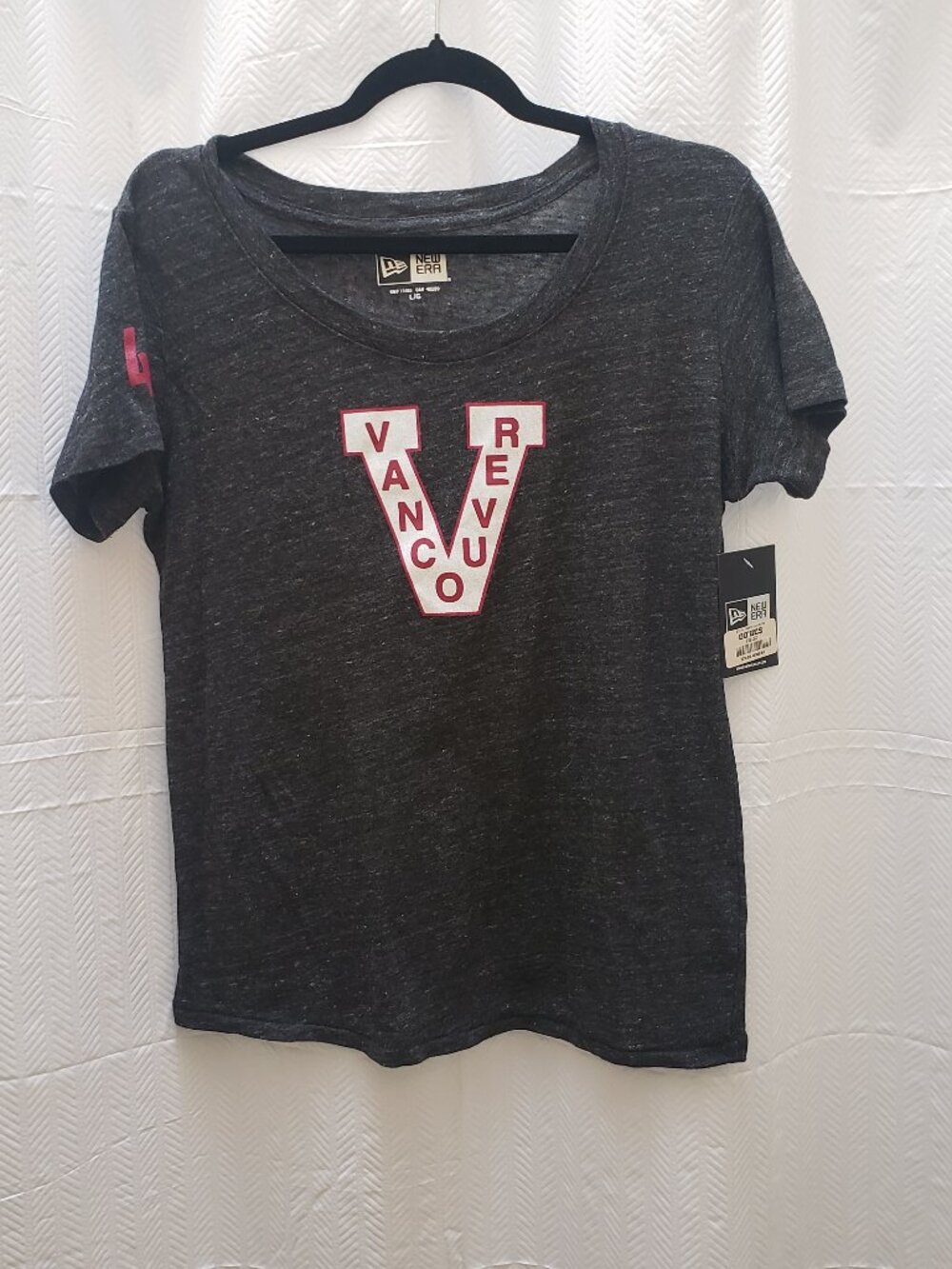 NWT New Era Womens Vancouver Canucks T-shirt Petey #40 Size Large